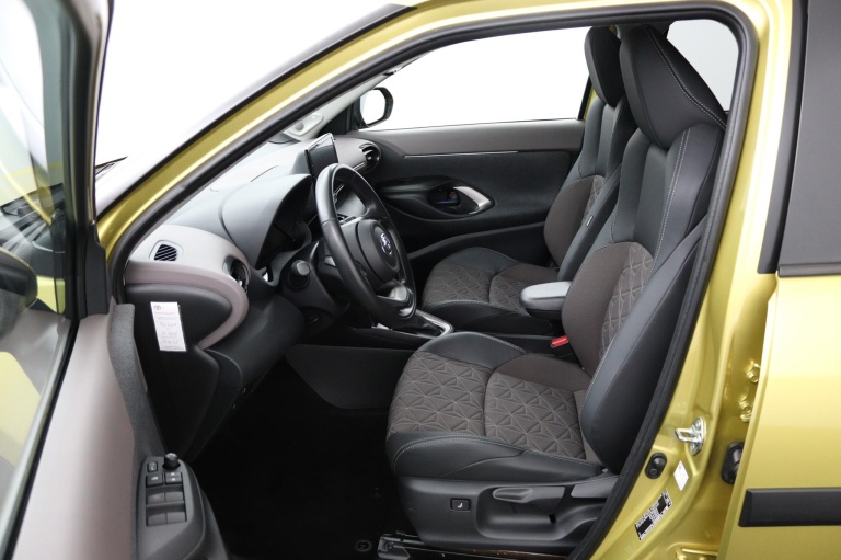 Toyota Yaris Cross - 1.5 Hybrid Executive 17