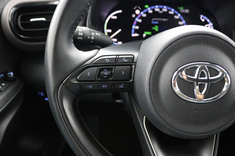Toyota Yaris Cross - 1.5 Hybrid Executive 19