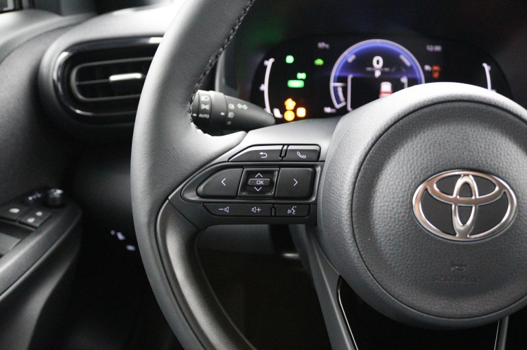 Toyota Yaris Cross - 1.5 Hybrid 115 Dynamic 17
