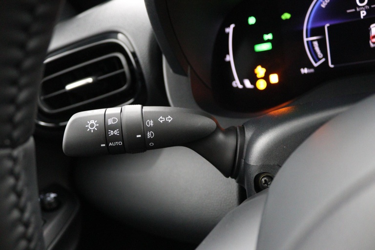 Toyota Yaris Cross - 1.5 Hybrid 115 Dynamic 28