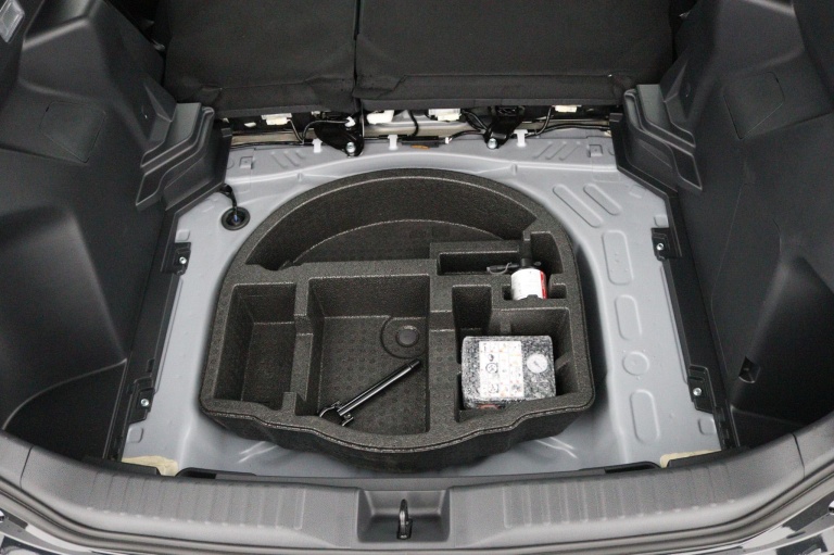 Toyota Yaris Cross - 1.5 Hybrid 115 Dynamic 32
