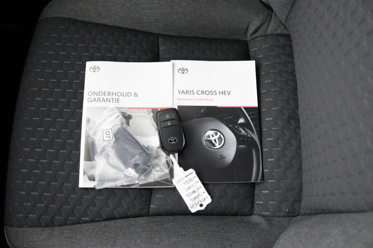 Toyota Yaris Cross - 1.5 Hybrid 115 Dynamic 8