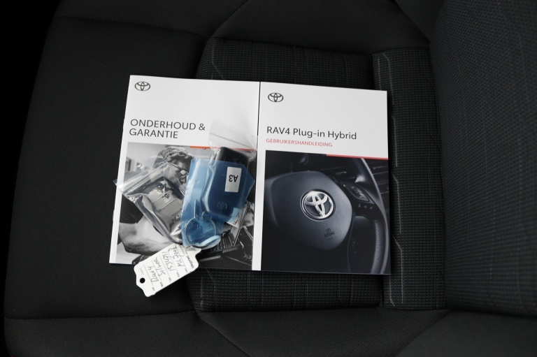 Toyota RAV4 - 2.5 Plug-in Hybrid AWD Dynamic 9