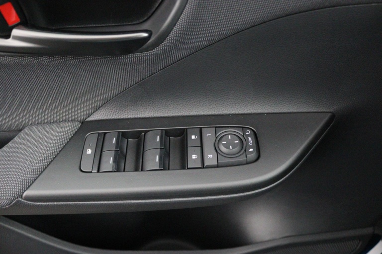 Toyota C-HR - 1.8 Hybrid 140 Dynamic 27