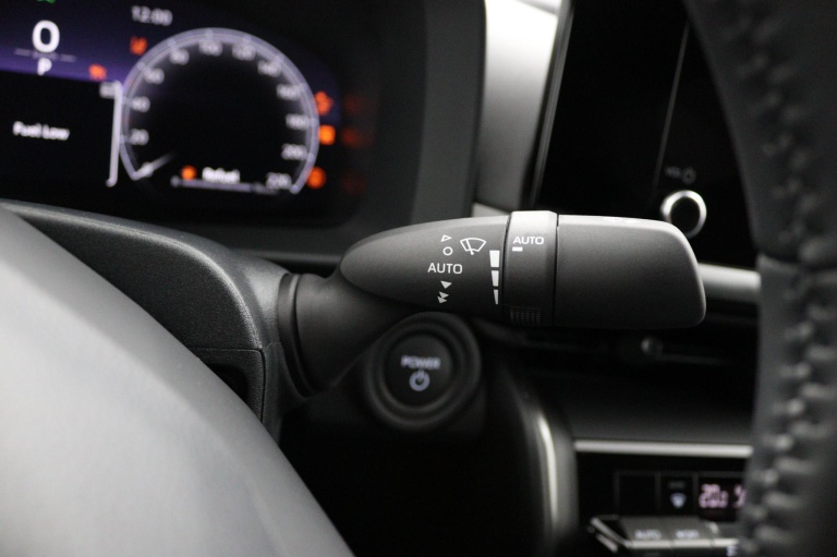 Toyota C-HR - 1.8 Hybrid 140 Dynamic 30