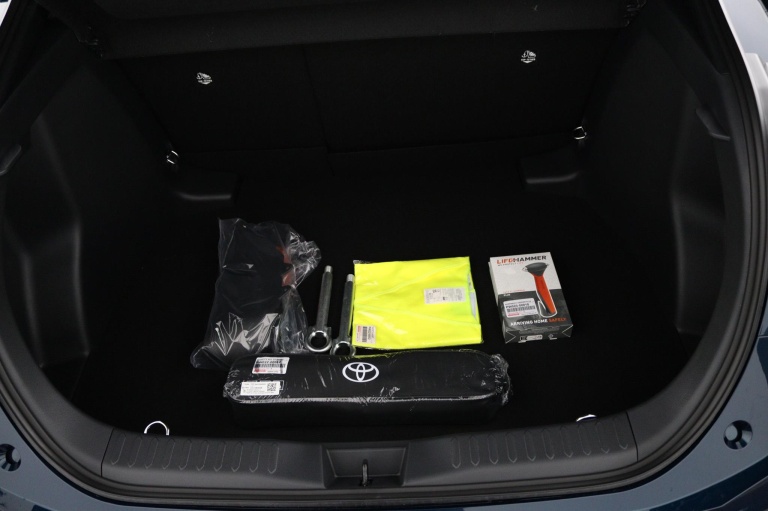 Toyota C-HR - 1.8 Hybrid 140 Dynamic 32
