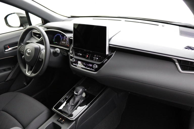 Toyota Corolla Cross - Hybrid 140 Dynamic 44