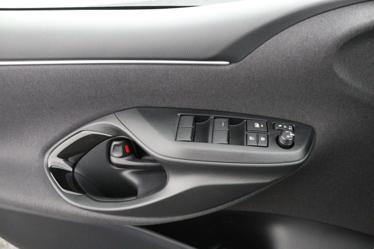 Toyota Yaris - 1.5 Hybrid 130 Executive 26