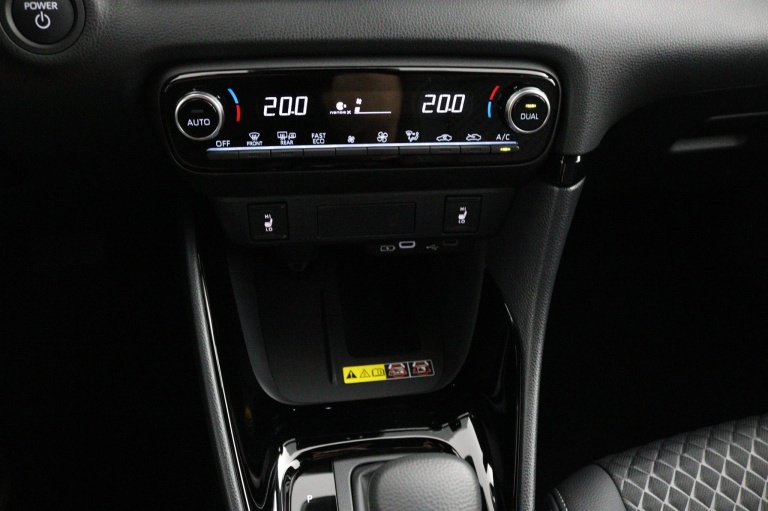Toyota Yaris - 1.5 Hybrid 130 Executive 7