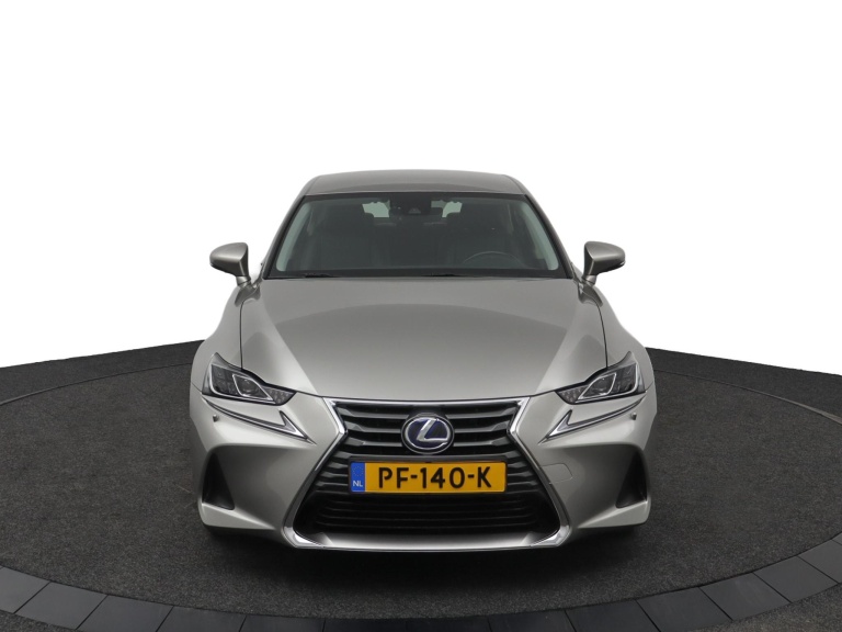 Lexus IS - 300h Hybrid Business Line 16
