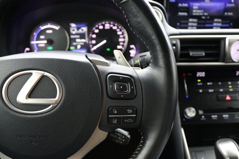 Lexus IS - 300h Hybrid Business Line 21