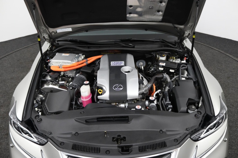 Lexus IS - 300h Hybrid Business Line 32