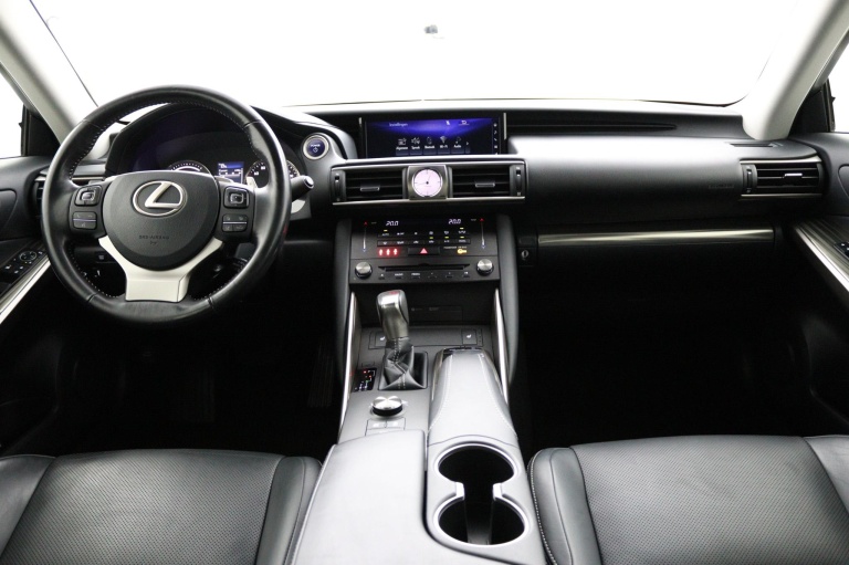 Lexus IS - 300h Hybrid Business Line 4