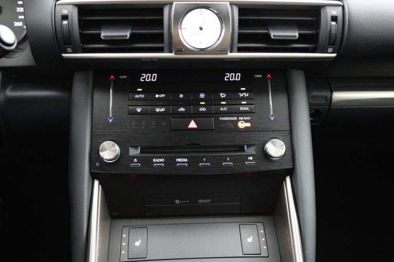 Lexus IS - 300h Hybrid Business Line 7