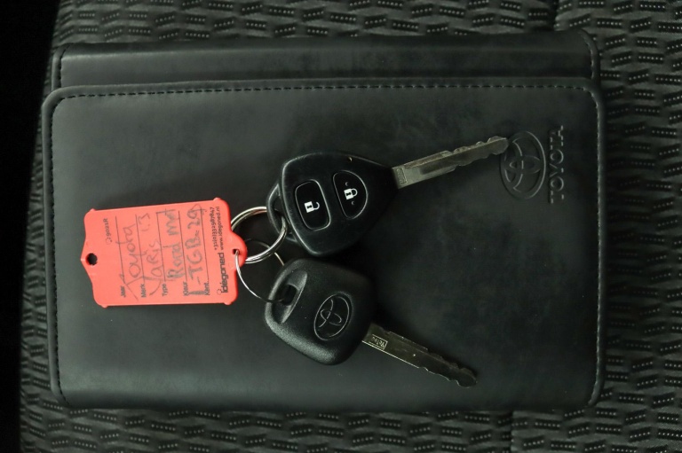 Toyota Yaris - 1.3 VVT-i Aspiration 11