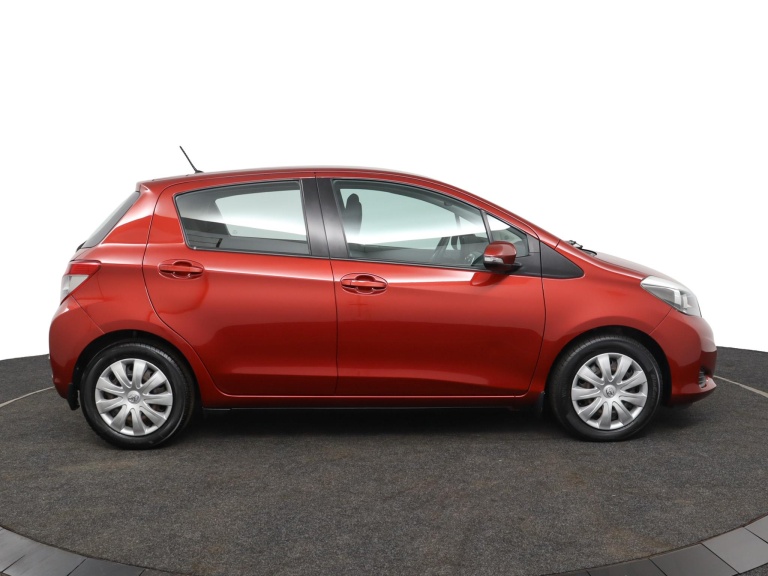 Toyota Yaris - 1.3 VVT-i Aspiration 13