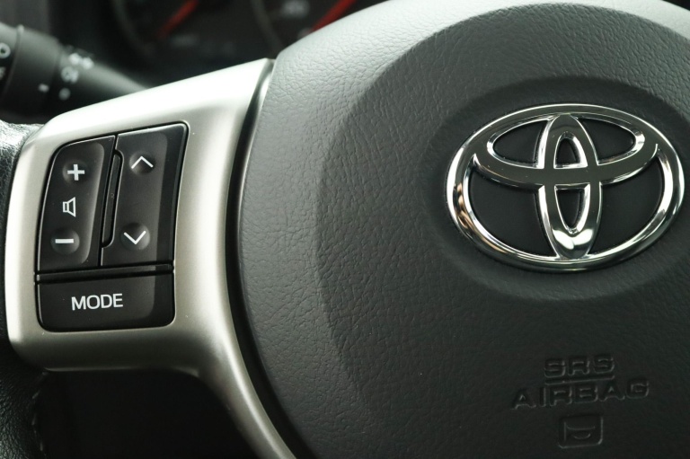 Toyota Yaris - 1.3 VVT-i Aspiration 19