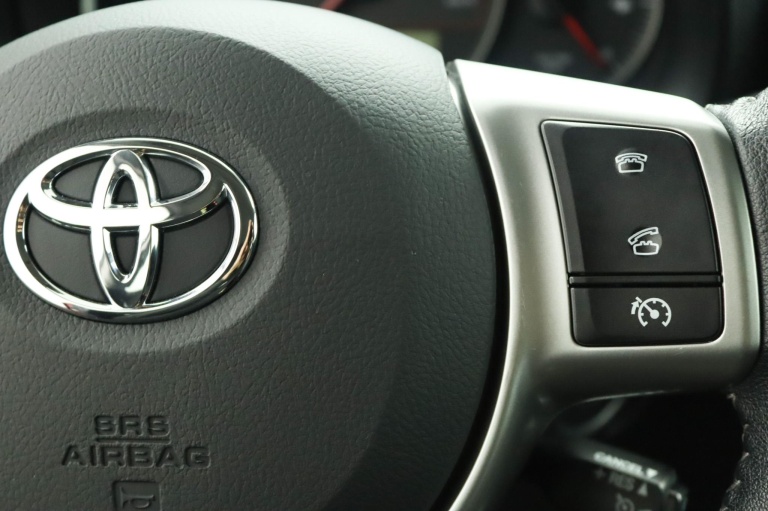 Toyota Yaris - 1.3 VVT-i Aspiration 21
