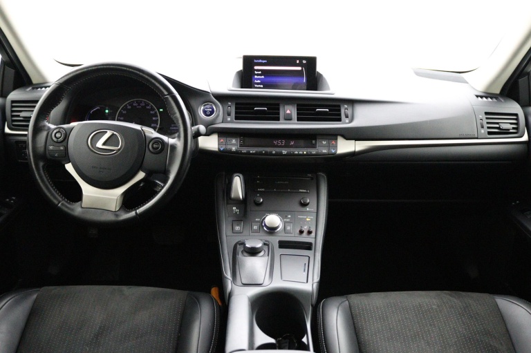Lexus CT - 200h Sport Edition 4