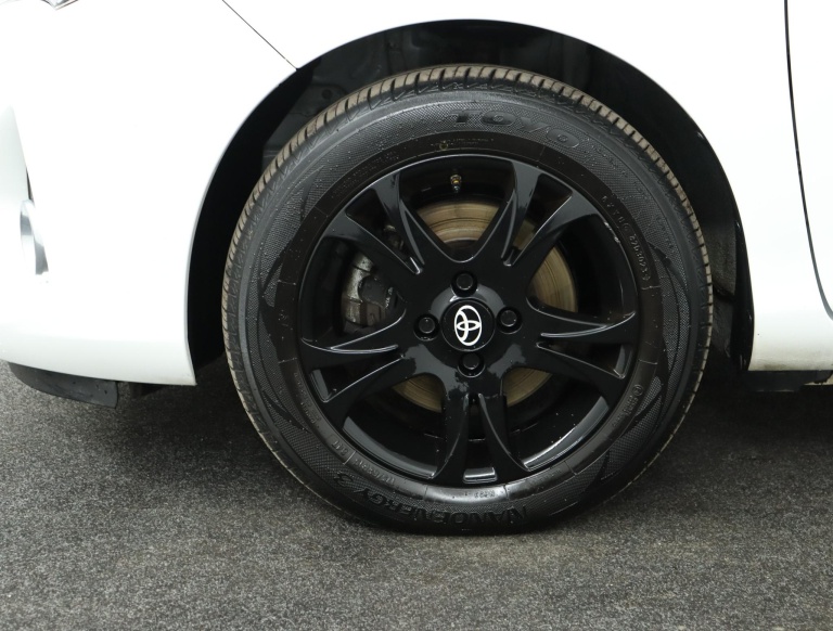 Toyota Yaris - 1.5 Hybrid Trend 37