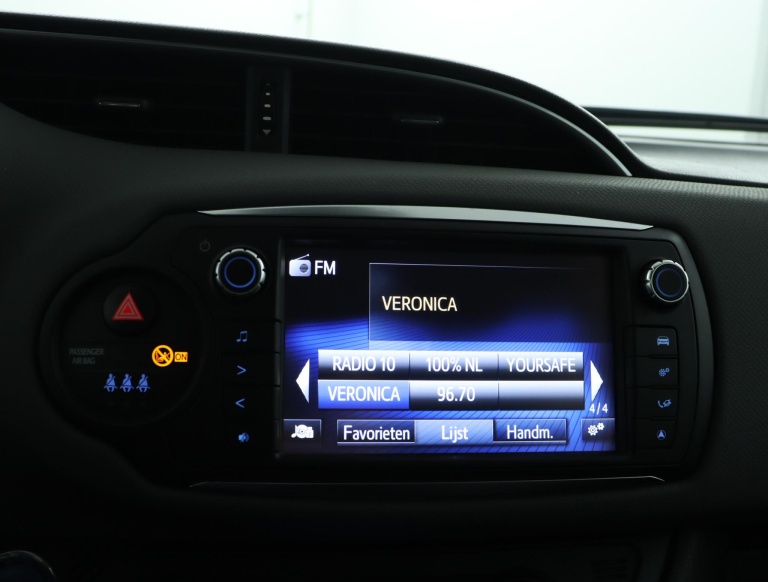 Toyota Yaris - 1.5 Hybrid Trend 8