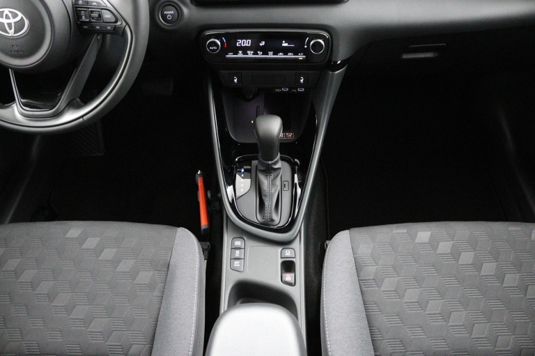 Toyota Yaris - 1.5 Hybrid 115 Dynamic 27