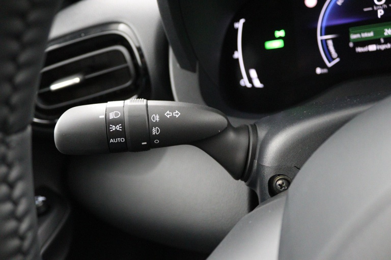 Toyota Yaris - 1.5 Hybrid 115 Dynamic 31