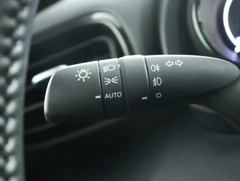 Toyota Yaris - 1.5 Hybrid Executive 30