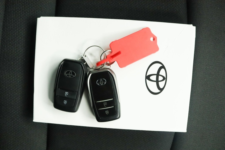 Toyota C-HR - 1.8 Hybrid 140 Dynamic 11