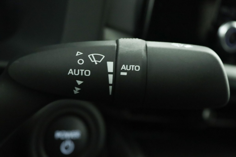 Toyota C-HR - 1.8 Hybrid 140 Dynamic 32