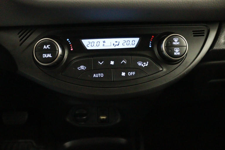Toyota Yaris - 1.5 Hybrid Now 11