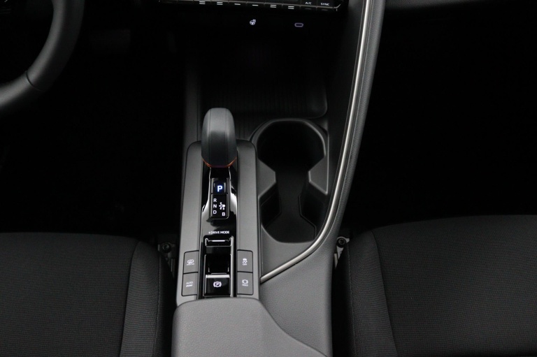 Toyota C-HR - 2.0 Plug-in Hybrid 220 Dynamic 29