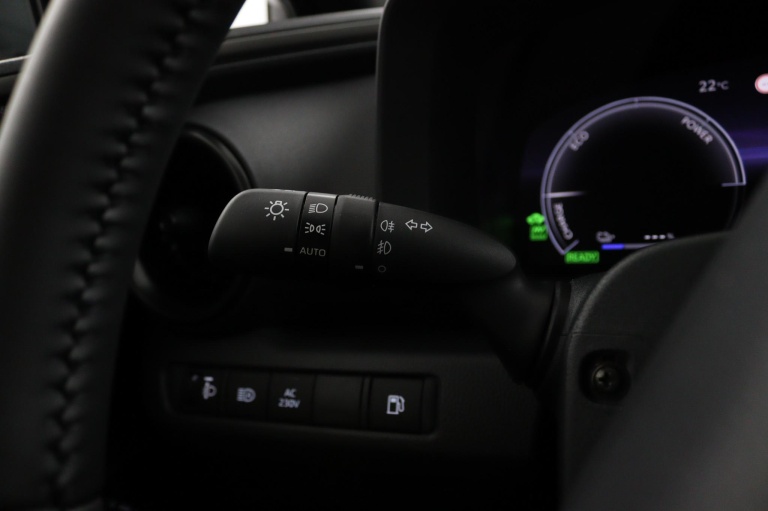 Toyota C-HR - 2.0 Plug-in Hybrid 220 Dynamic 33