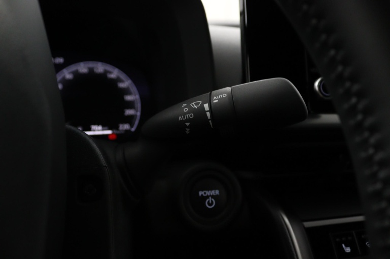 Toyota C-HR - 2.0 Plug-in Hybrid 220 Dynamic 37