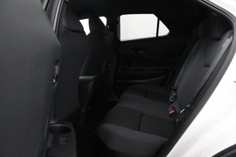 Toyota C-HR - 2.0 Plug-in Hybrid 220 Dynamic 40