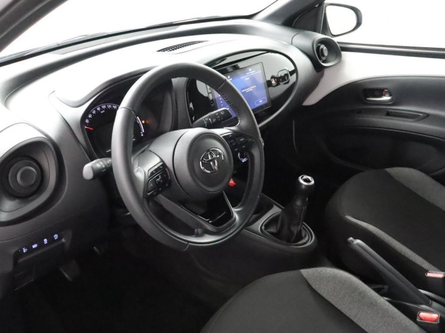 Toyota Aygo X - 1.0 VVT-i MT Play