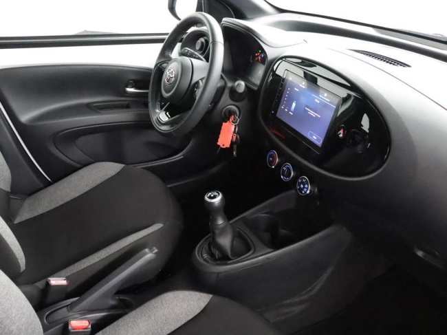 Toyota Aygo X - 1.0 VVT-i MT Play