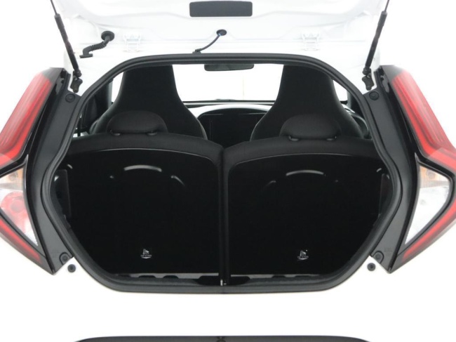 Toyota Aygo X - 1.0 VVT-i MT Play