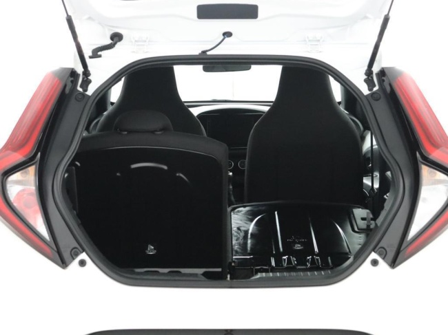 Toyota Aygo X - 1.0 VVT-i MT Play