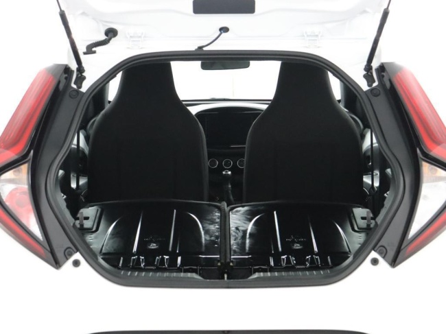 Toyota Aygo X - 1.0 VVT-i MT Play