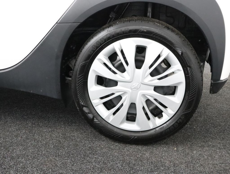 Toyota Aygo X - 1.0 VVT-i MT Play 37
