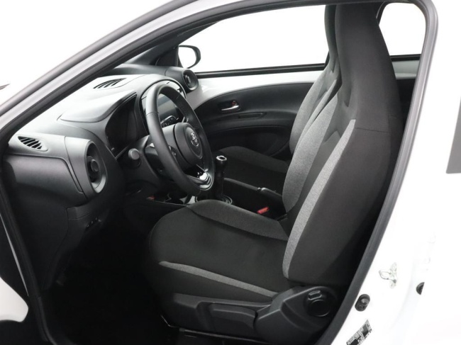 Toyota Aygo X - 1.0 VVT-i MT Play