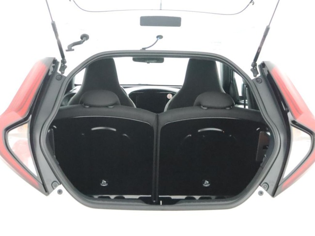 Toyota Aygo X - 1.0 VVT-i MT Play