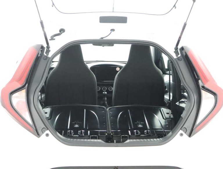 Toyota Aygo X - 1.0 VVT-i MT Play 26