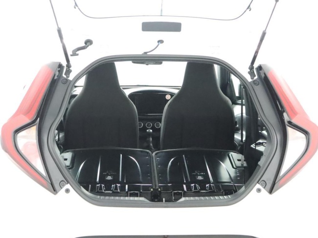 Toyota Aygo X - 1.0 VVT-i MT Play