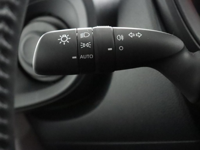 Toyota Aygo X - 1.0 VVT-i MT Play