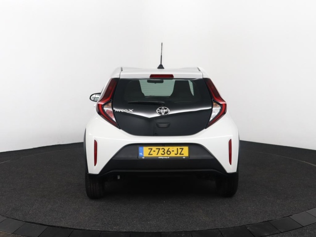 Toyota Aygo X - 1.0 VVT-i MT Play