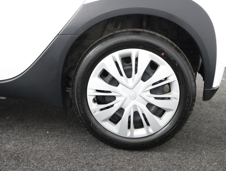 Toyota Aygo X - 1.0 VVT-i MT Play 38