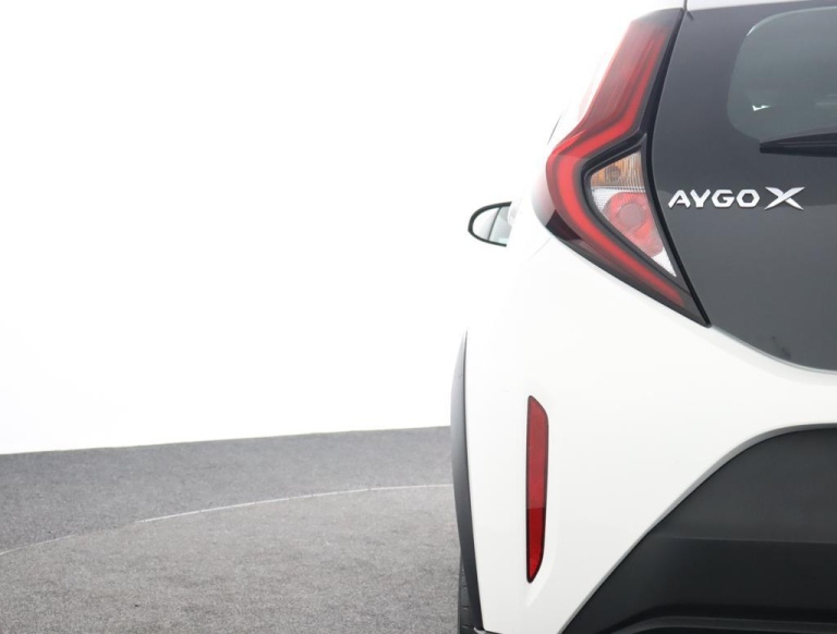 Toyota Aygo X - 1.0 VVT-i MT Play 39