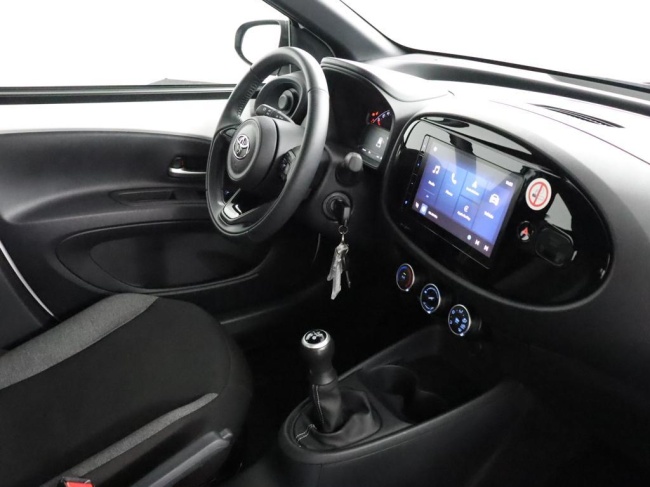 Toyota Aygo X - 1.0 VVT-i MT Play